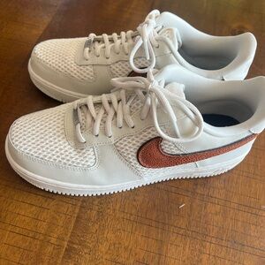 Nike WMNS Air Force 1 (size 10)